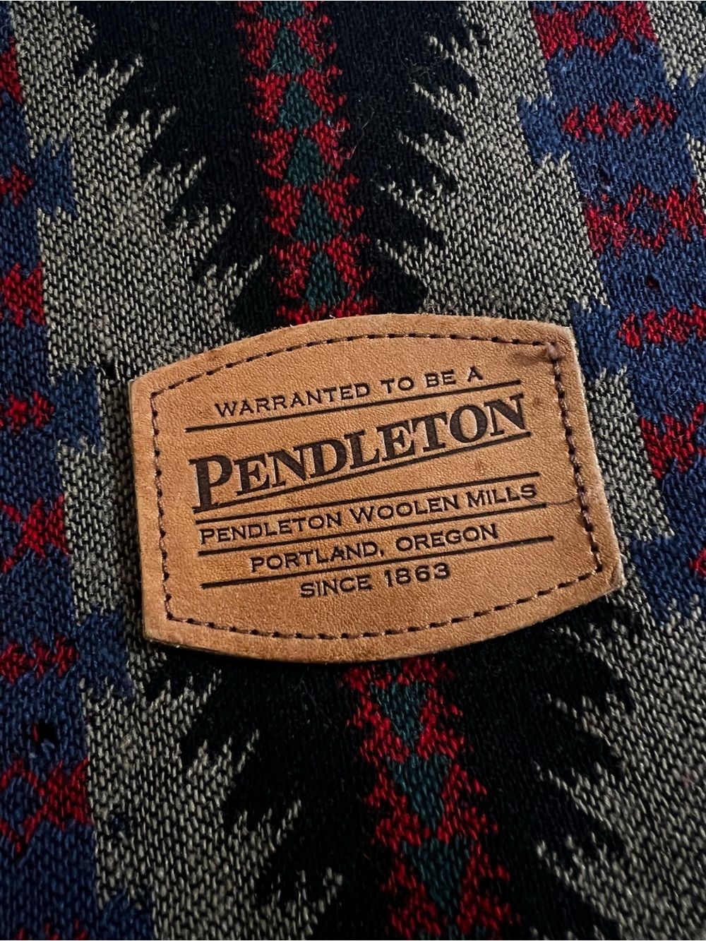 Vintage Pendleton Multicolor Navajo-Style Messenger Bag with Leather Accent - Picture 5 of 14
